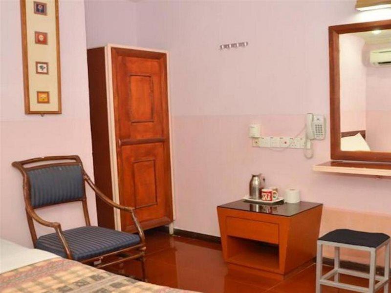 J &J Hotel Kota Kinabalu Dış mekan fotoğraf