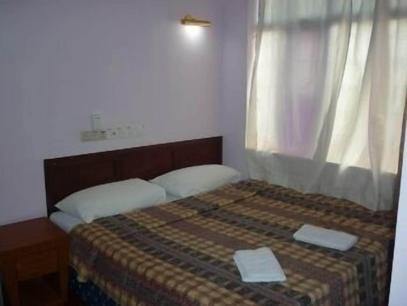 J &J Hotel Kota Kinabalu Dış mekan fotoğraf