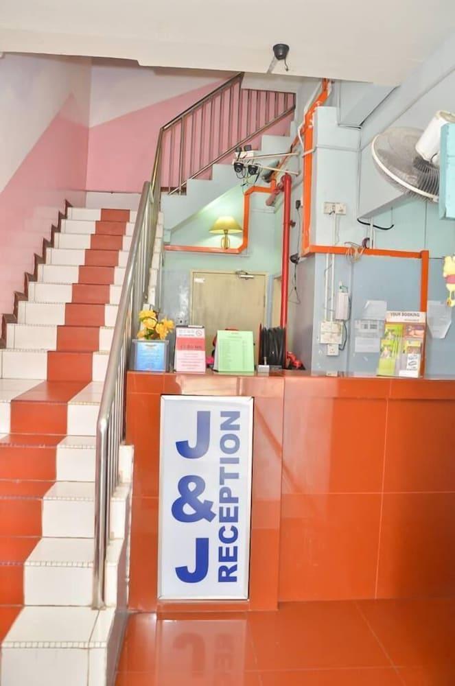 J &J Hotel Kota Kinabalu Dış mekan fotoğraf