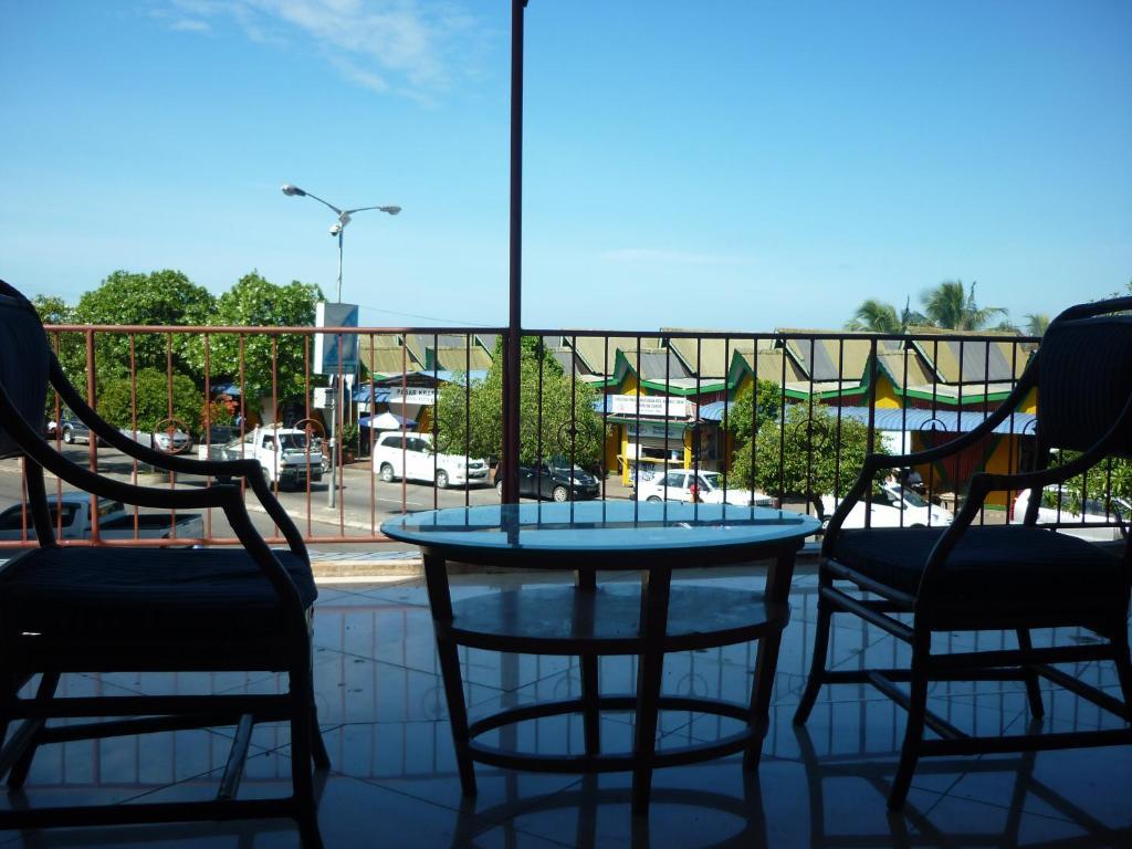 J &J Hotel Kota Kinabalu Dış mekan fotoğraf
