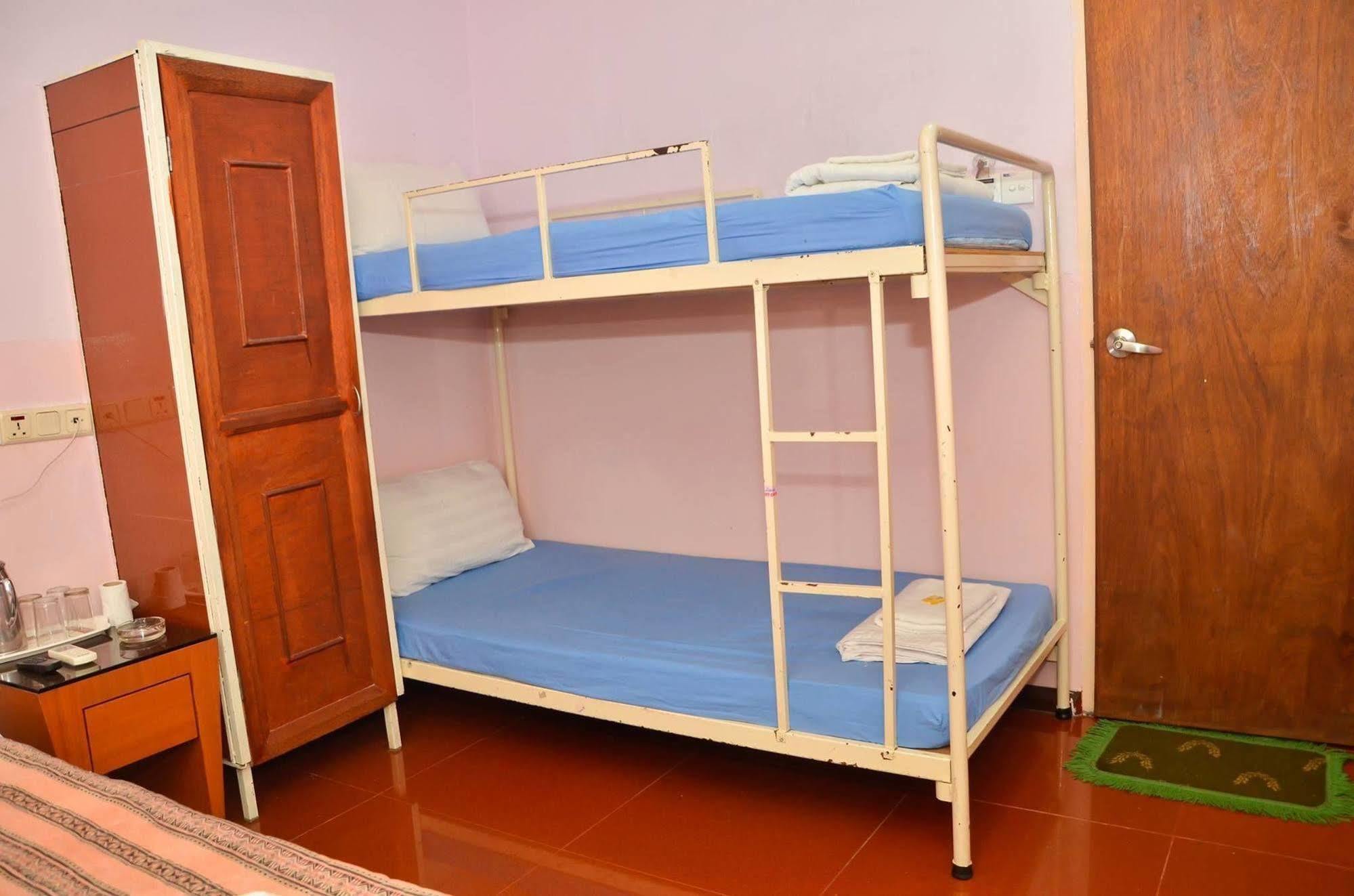 J &J Hotel Kota Kinabalu Dış mekan fotoğraf