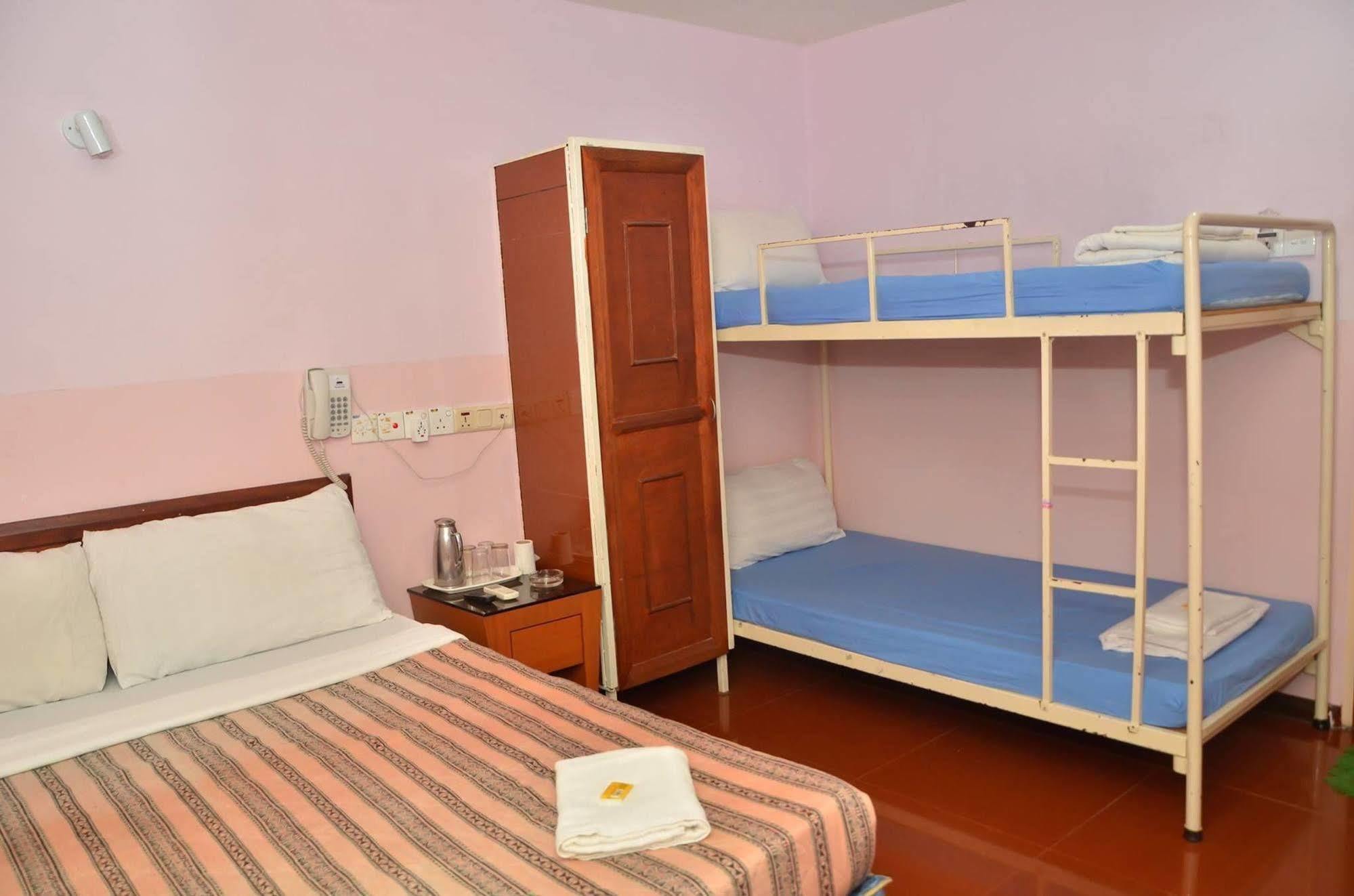 J &J Hotel Kota Kinabalu Dış mekan fotoğraf